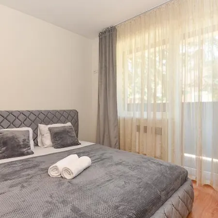 Pensjonat 777 - Poilsio Namai Prie Birutes Parko Ir Juros Połąga